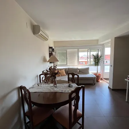 Sea View On A Residential Local Area For Couples Apartment *